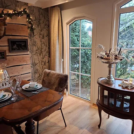 Zwijntje I With Floral Garden プッテン