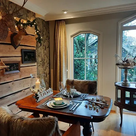 Zwijntje I With Floral Garden * Putten