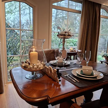 Zwijntje I With Floral Garden *