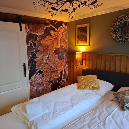 別荘 Zwijntje I With Floral Garden *