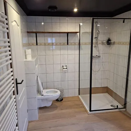 Zwijntje I With Floral Garden プッテン