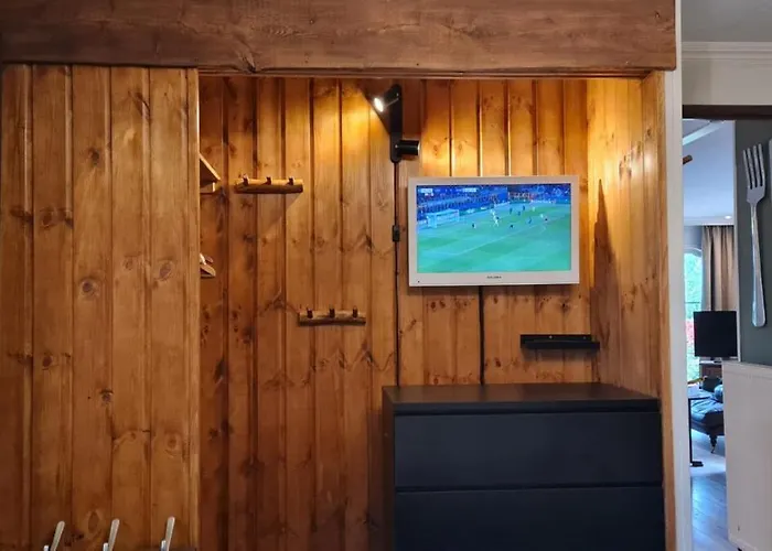 Zwijntje I With Floral Garden