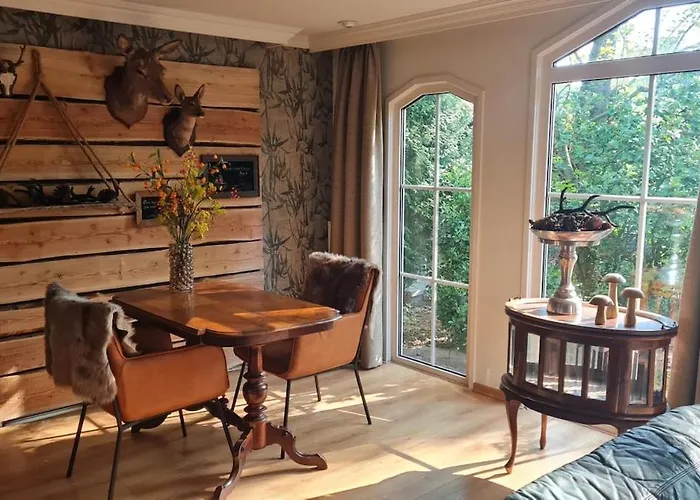 Zwijntje I With Floral Garden * Putten