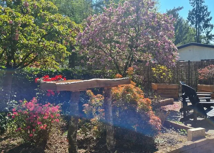 Сasa de vacaciones Zwijntje I With Floral Garden *