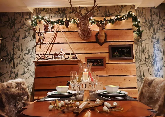 Zwijntje I With Floral Garden Putten