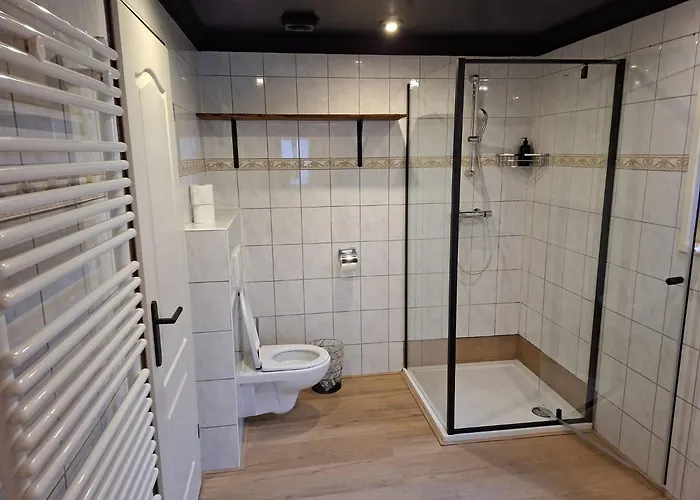 Zwijntje I With Floral Garden Putten