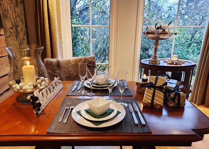 Zwijntje I With Floral Garden * Putten