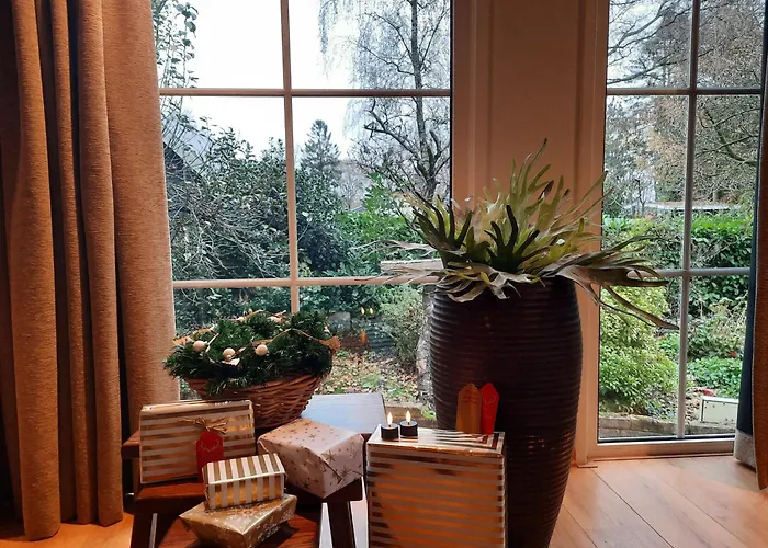 Zwijntje I With Floral Garden * Putten